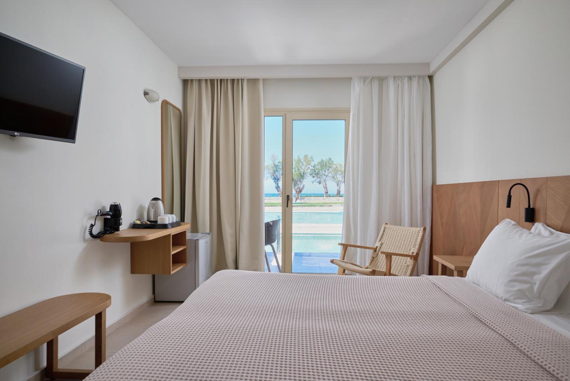 Bay & 4* Malia