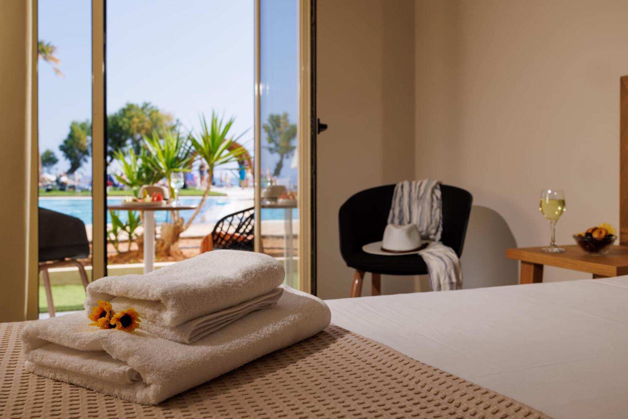 Hotel Bay & 4*