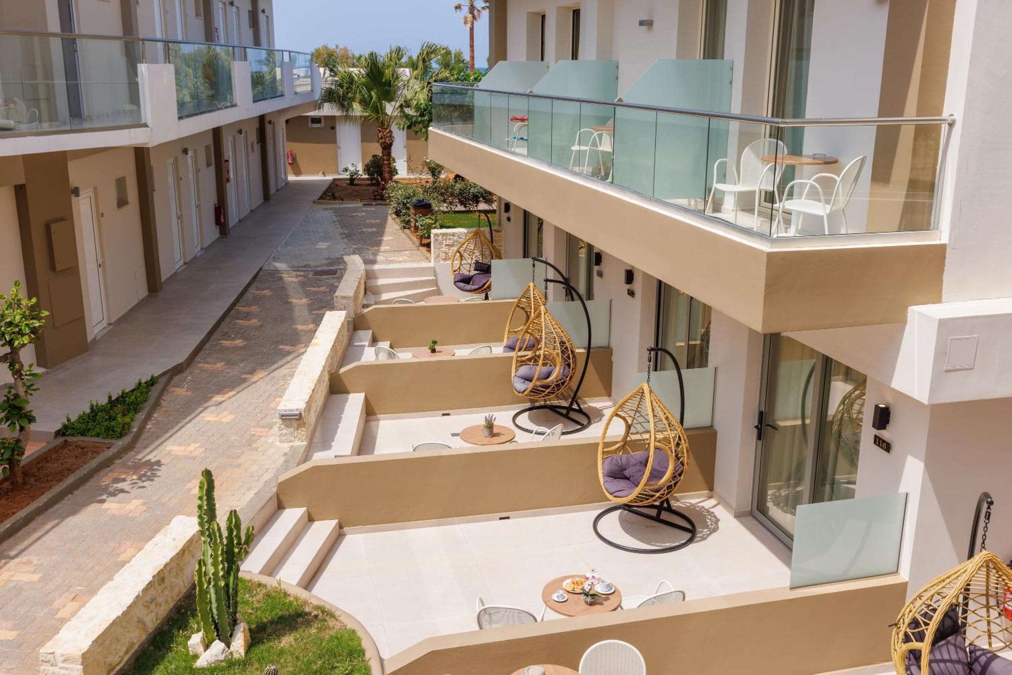 Hotel Bay & 4*