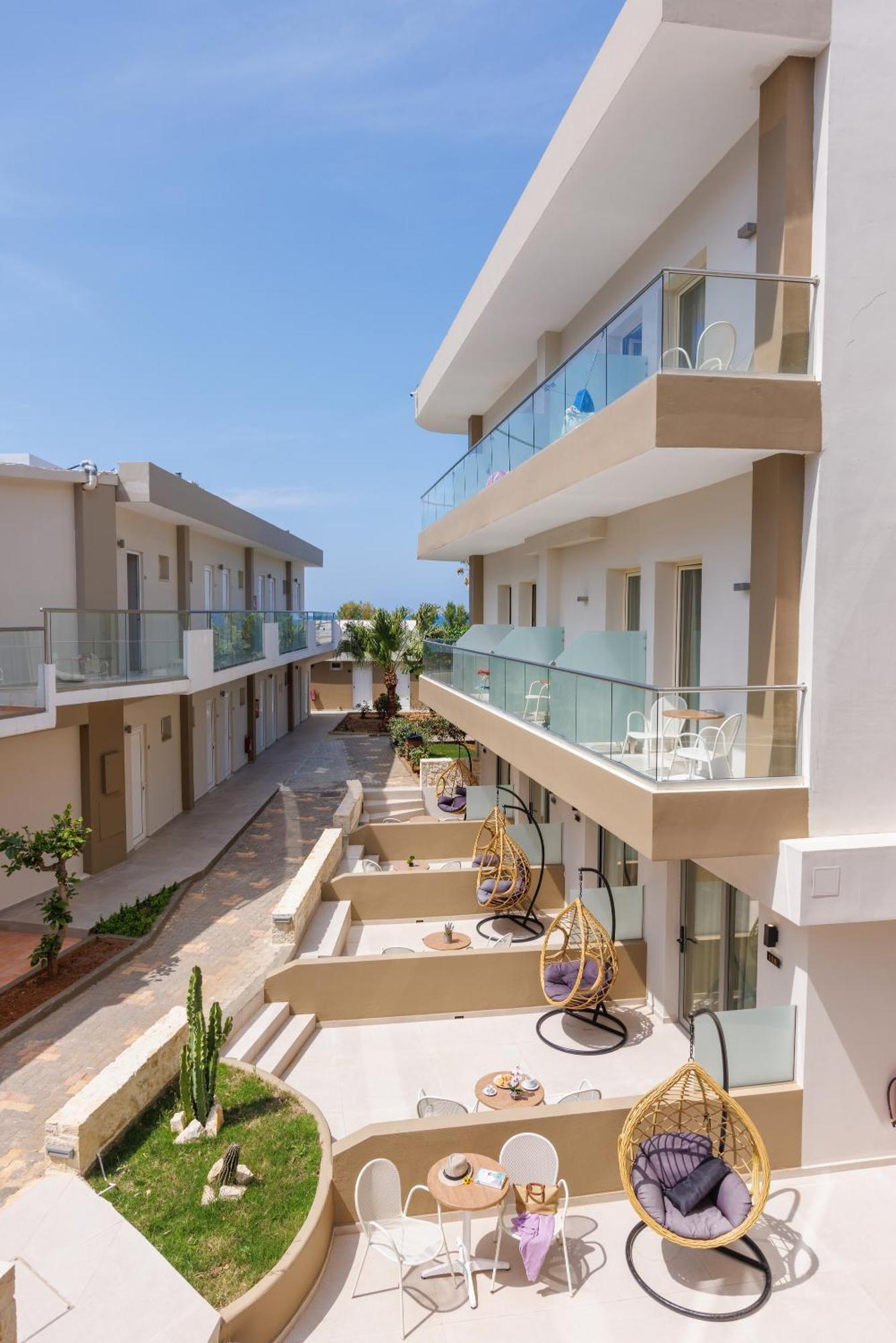 Bay & 4* Malia