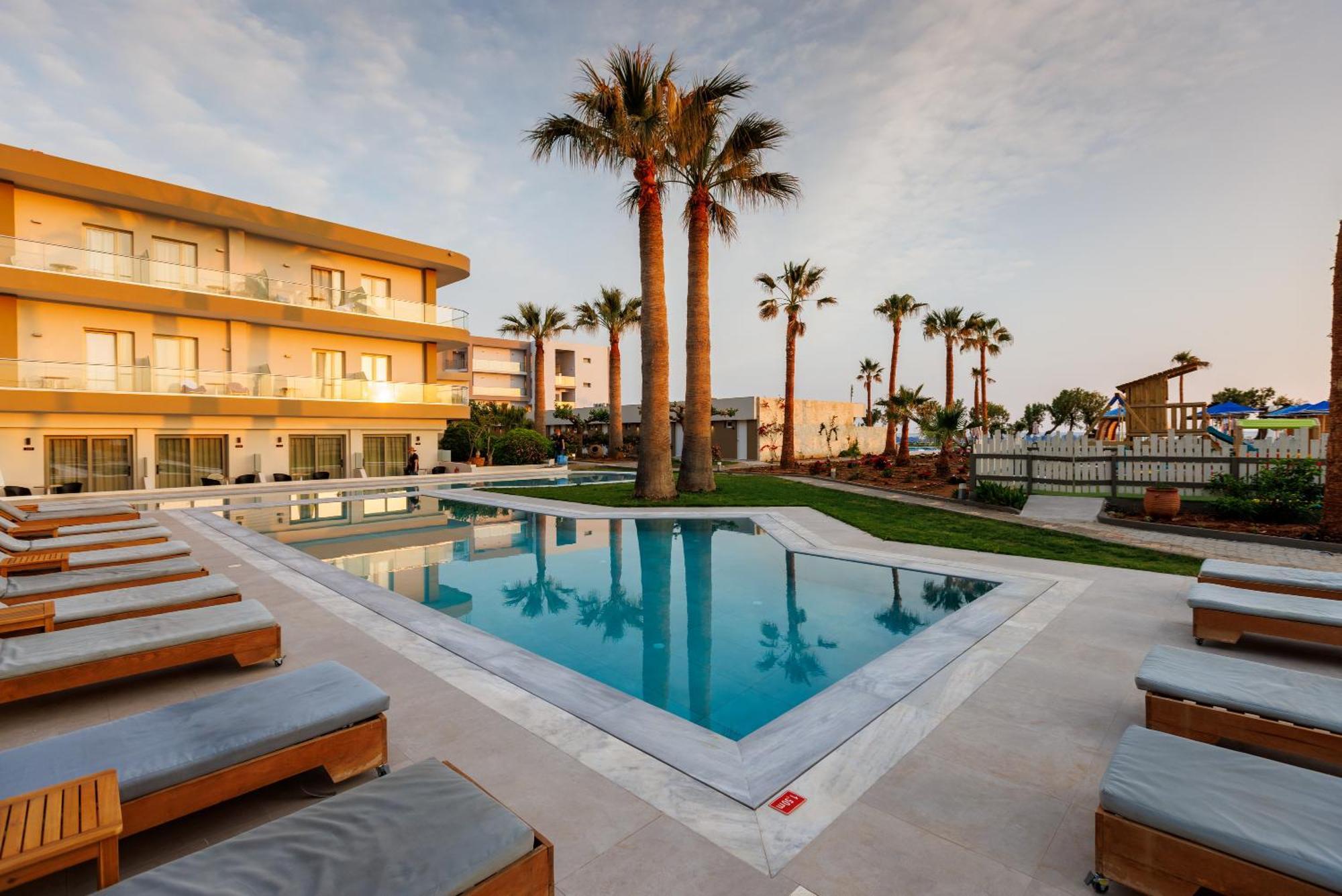 Bay Hotel&bungalows Malia
