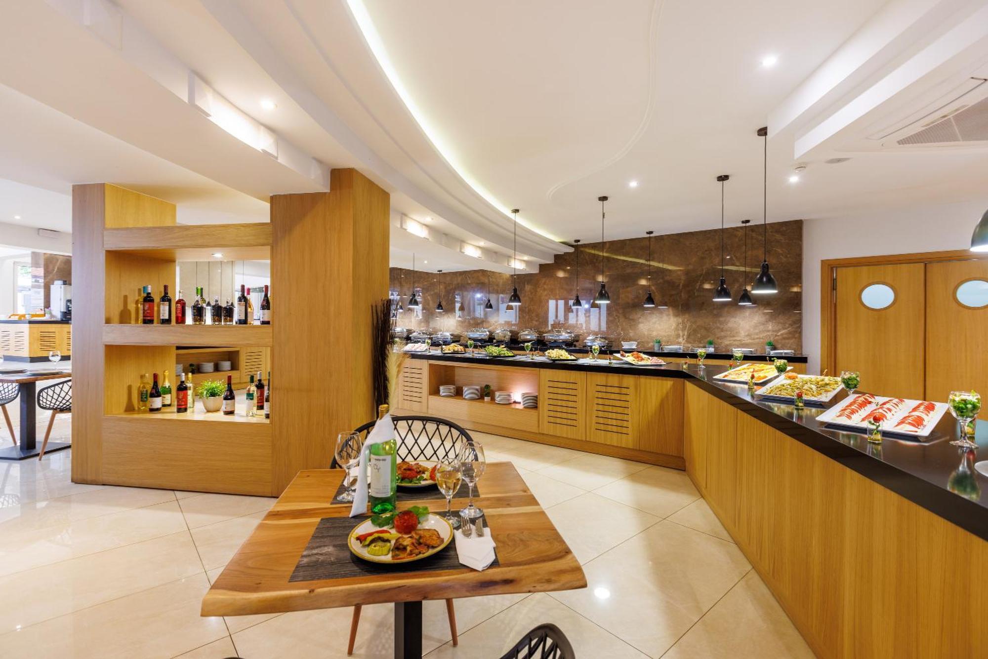 Bay Hotel&bungalows Malia